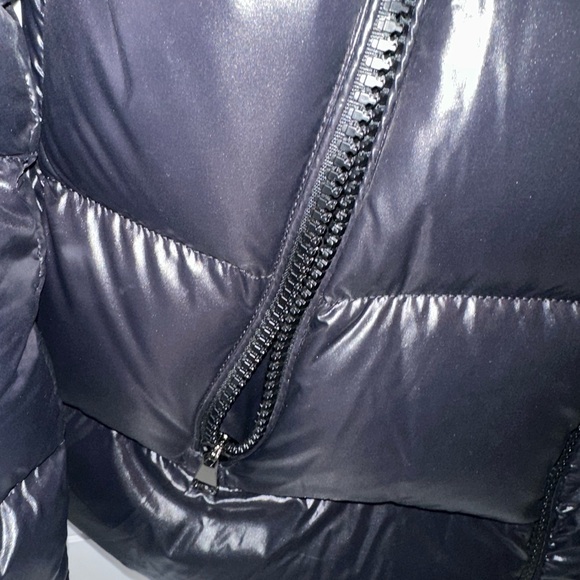 Moncler Authentic! Like new authentic Moncler best seller down coat - Picture 10 of 13